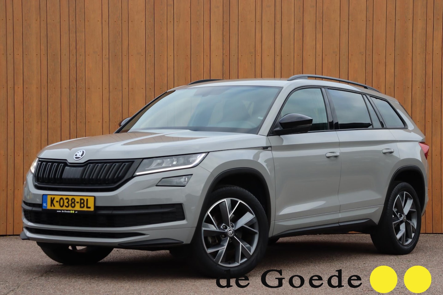 Skoda Kodiaq - 1.5 TSI Sportline Business org.NL el.klep+trekhaak camera stuur+stoelverw. canton - AutoWereld.nl