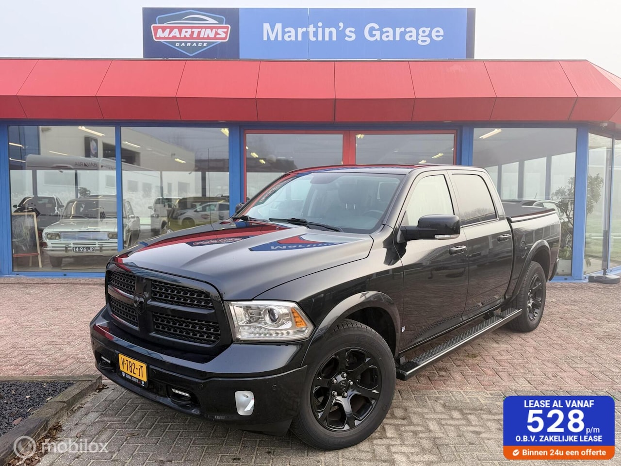 Dodge Ram 1500 - 5.7 V8 Crew Cab 5'7 LARAMIE BLACK EDITION! - AutoWereld.nl