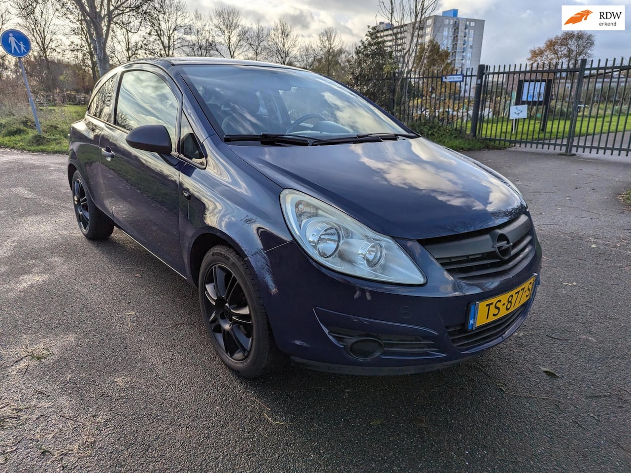 Opel Corsa - 1.0-12V Selection Parkeersensoren Navi Airco - AutoWereld.nl