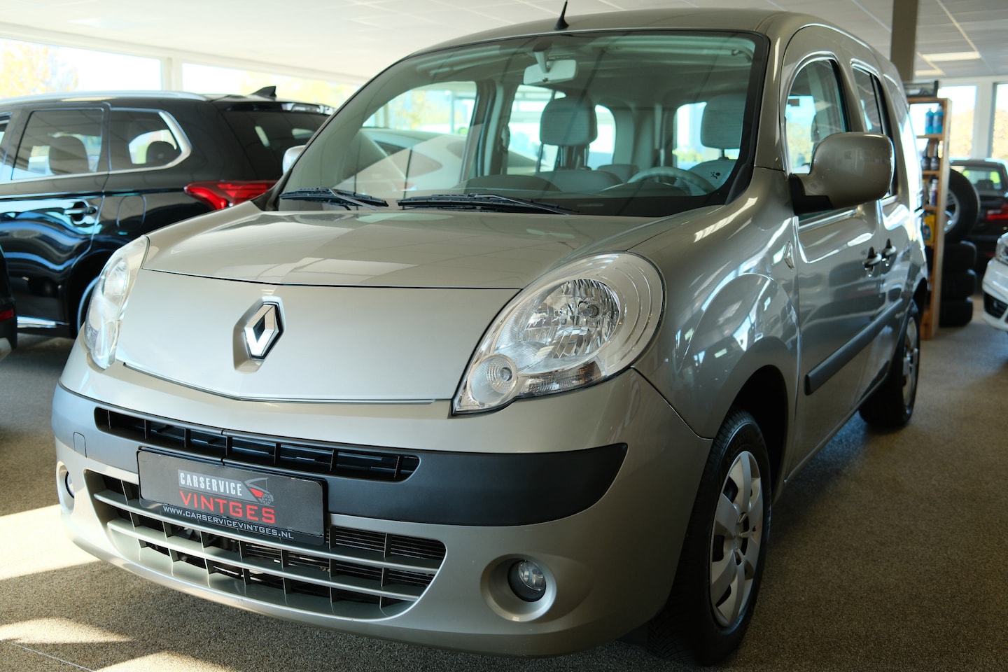 Renault Kangoo Family - 1.6-16V Privilège Rolstoelauto, Automaat, Hydraulische lift, Airco! - AutoWereld.nl