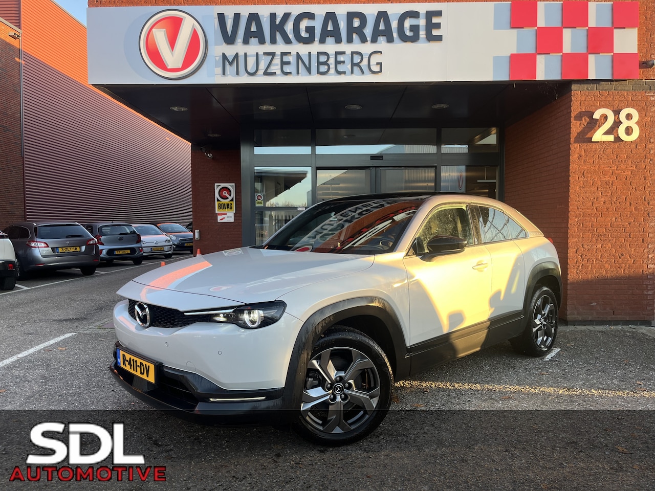 Mazda MX-30 - e-SkyActiv 145 First Edition 36 kWh - AutoWereld.nl