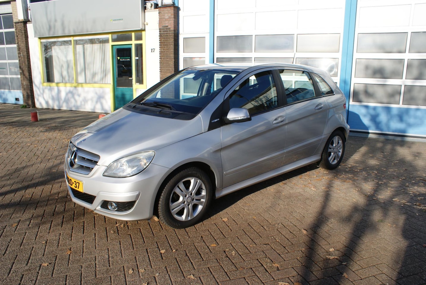 Mercedes-Benz B-klasse - 180 BlueEFFICIENCY Business CLass 180 BlueEFFICIENCY Business CLass - AutoWereld.nl
