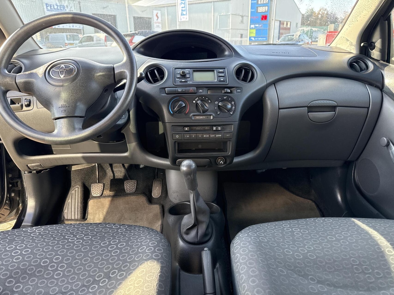 Toyota Yaris - 1.0 VVT-i 1.0 VVT-i, UNIEKE km-stand, van 1e eigenaar !!! - AutoWereld.nl
