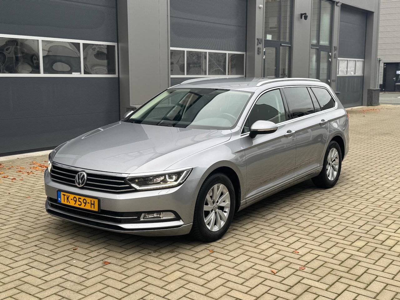 Volkswagen Passat Variant - 2.0 TDI Comfortline Business 2.0 TDI Comfortline Business - AutoWereld.nl