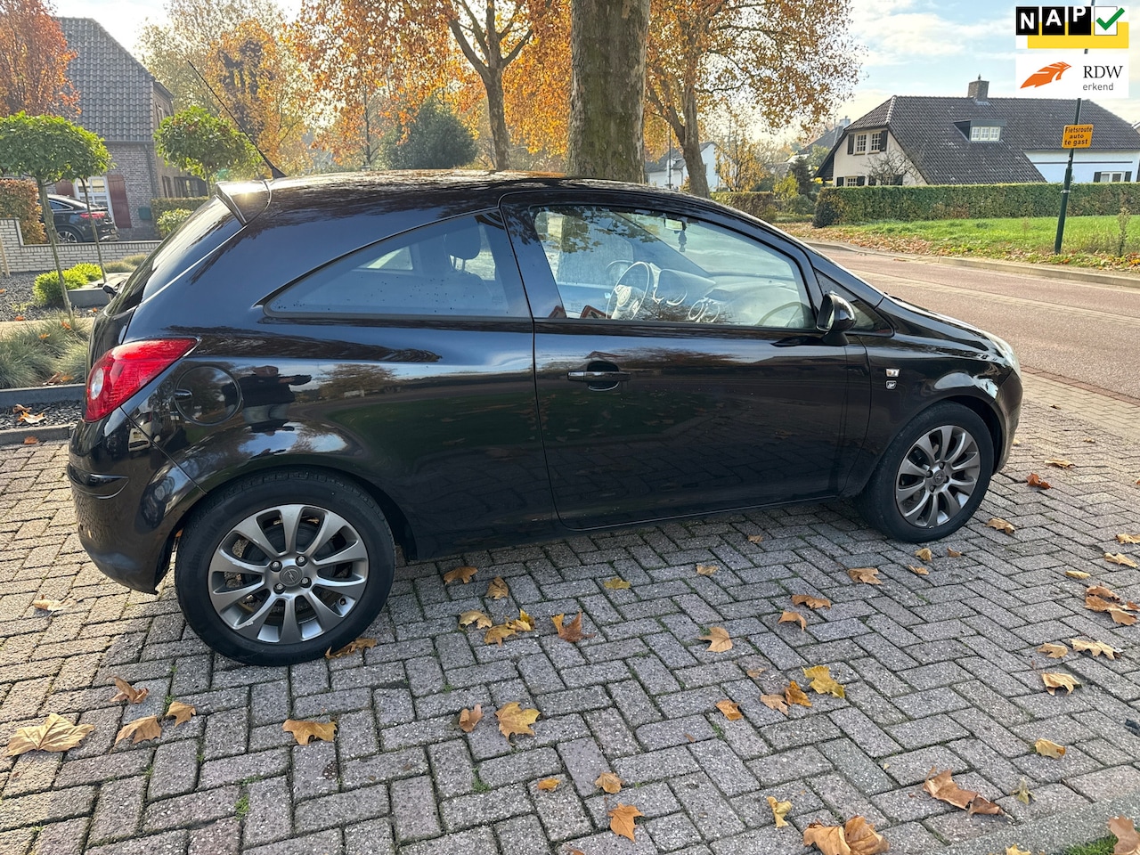 Opel Corsa - 1.4-16V '111' Edition 1.4-16V '111' Edition - AutoWereld.nl