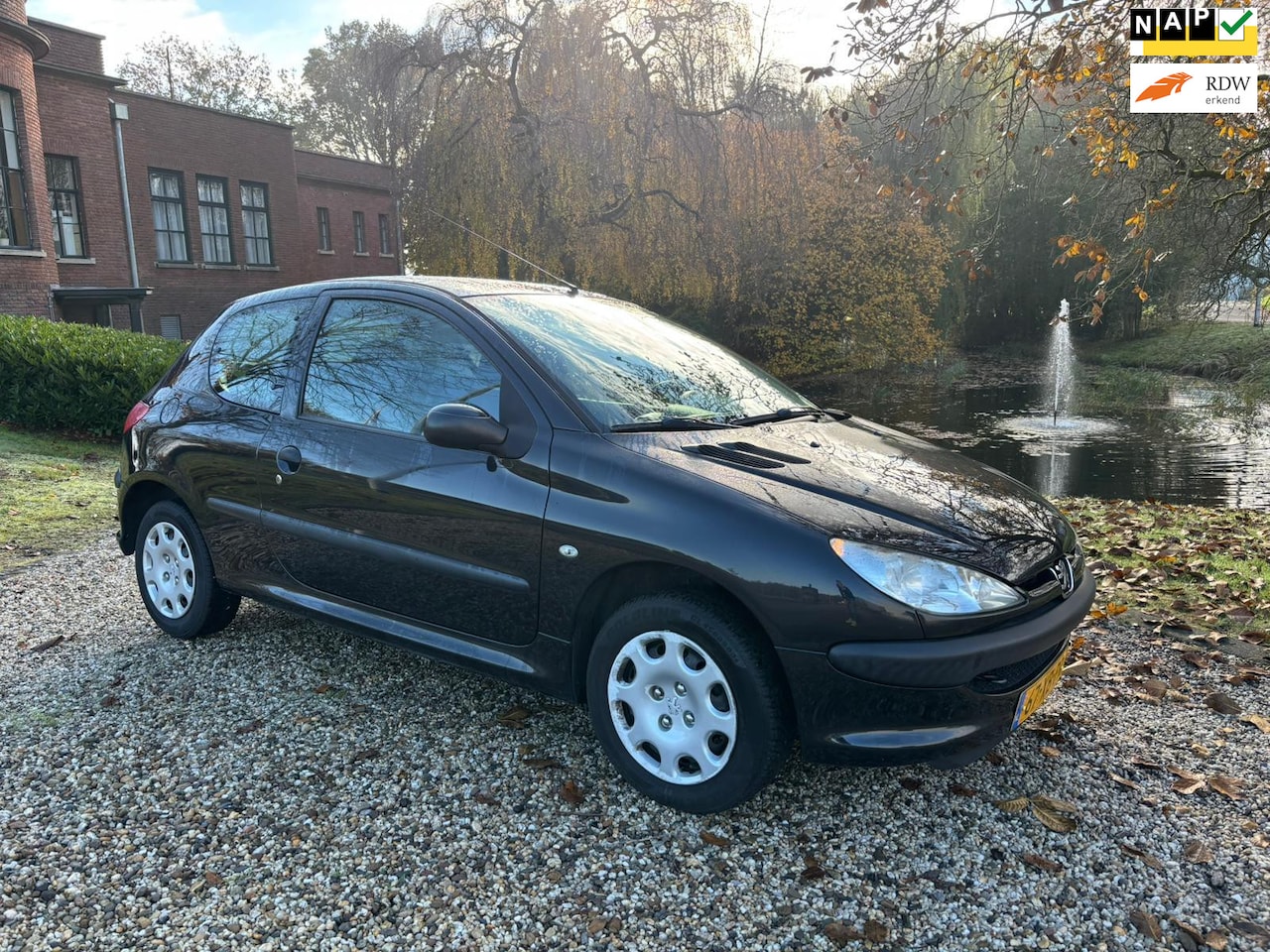 Peugeot 206 - 1.4 One-line *apk:11-2026* - AutoWereld.nl