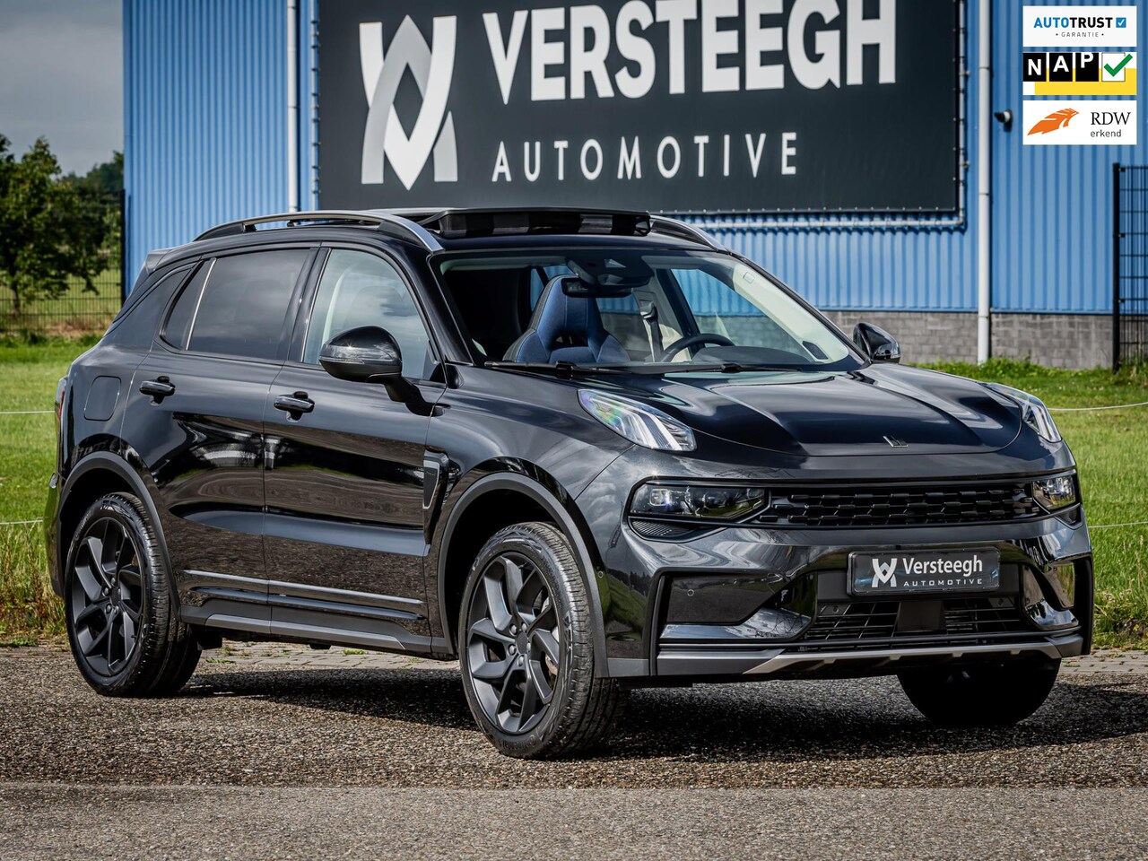 Lynk & Co 01 - 1.5 Plug-In Hybrid 262pk BLACKED OUT | 360 Camera | Panoramadak - AutoWereld.nl