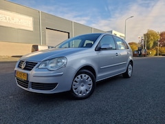 Volkswagen Polo - 1.4-16V Optive 5 DEUR AIRCO TREKHAAK 2 X SLEUTELS