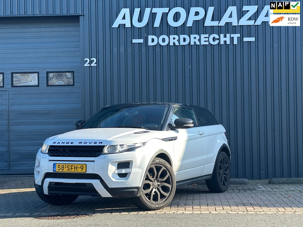 Land Rover Range Rover Evoque Coupé - 2.0 Si 4WD Prestige PANO/CAMERA/ NAVI - AutoWereld.nl