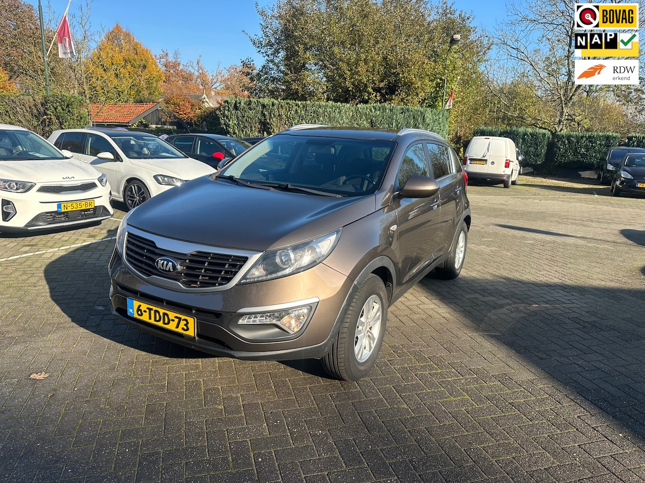 Kia Sportage - 1.6 GDI Vibe 1.6 GDI Vibe , navigatie , parkeer camera , 90.000 km NAP - AutoWereld.nl