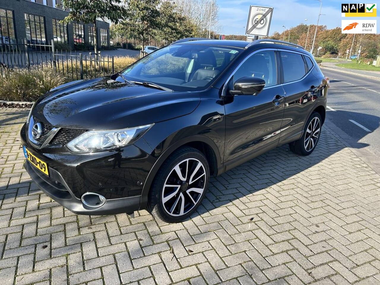 Nissan Qashqai - 1.2 Tekna 2015! NAVI LEDER CAMERA! Nette auto! - AutoWereld.nl
