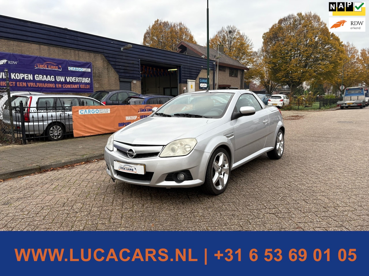 Opel Tigra TwinTop - 1.4-16V Linea Rosso 1.4-16V Linea Rosso NIEUWE APK! - AutoWereld.nl