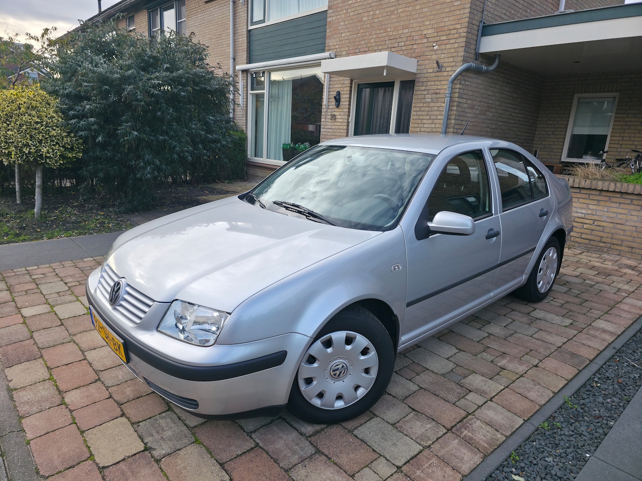 Volkswagen Bora - 2.0 Met APK tot november 2026 - AutoWereld.nl