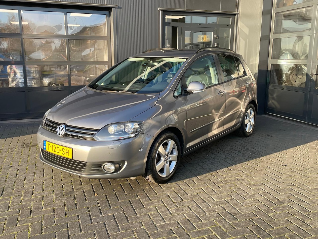 Volkswagen Golf Plus - 1.4 TSI Trendline | Erg netjes| Automaat| Stoelverwarming | Parkeersensoren | afneembare t - AutoWereld.nl