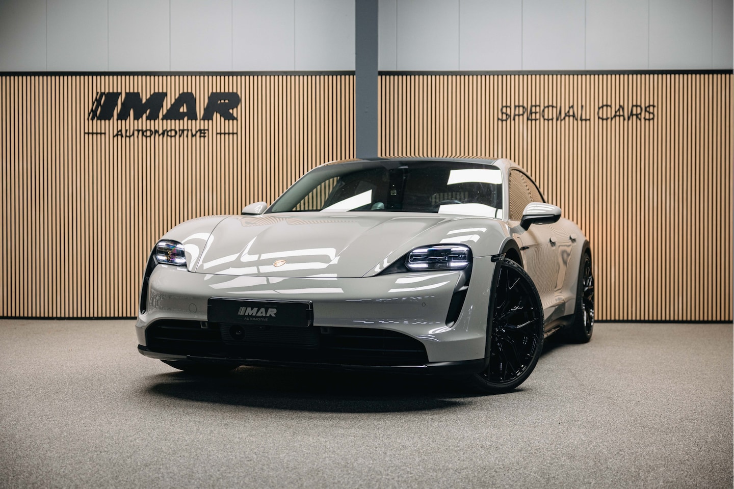 Porsche Taycan Cross Turismo - 4 93 kWh | Sport Chrono | Stoelverwarming | Luchtvering | 360 camera | - AutoWereld.nl