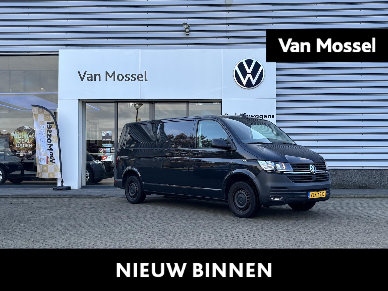 Volkswagen Transporter - 2.0 TDI L2H1 Comfortline 110PK | Airco | Parkeerhulp achter | Radio | Navigatie | Cruise c - AutoWereld.nl