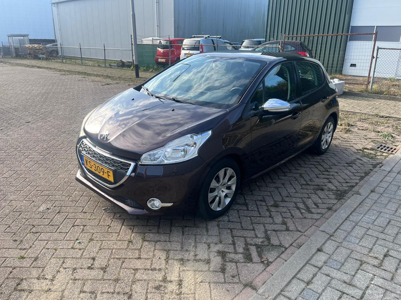 Peugeot 208 - 1.2 VTi Allure Airco Cruise 4deurs Mist Lampen Voor - AutoWereld.nl