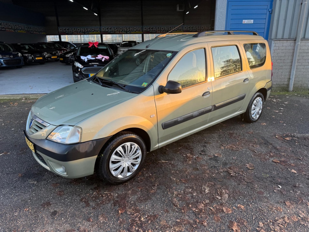 Dacia Logan MCV - 1.6-16V Lauréate 7p. 1.6-16V Lauréate 7p. - AutoWereld.nl