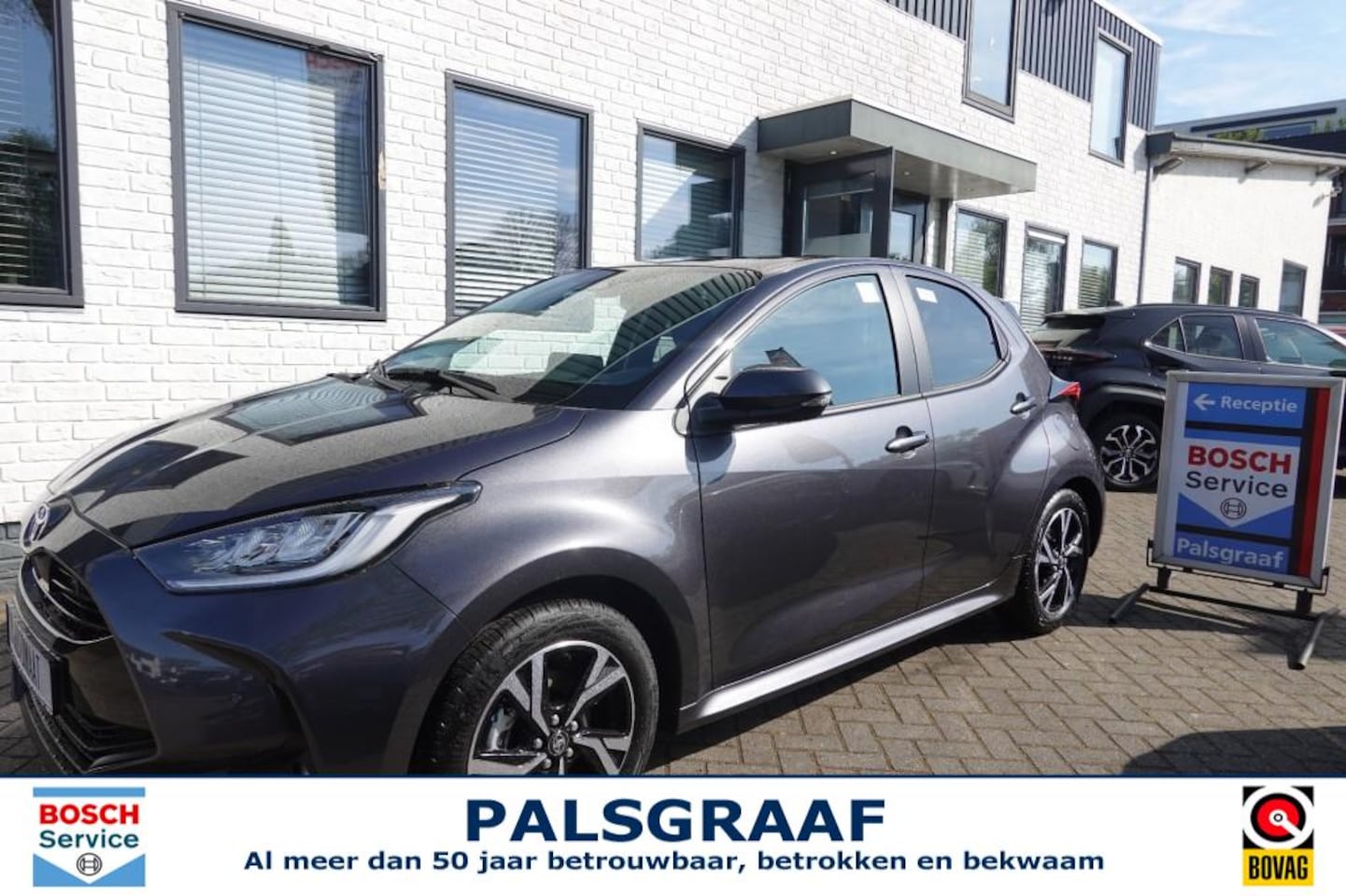 Toyota Yaris - HYBRID Dynamic +   ( NL NW Prijs 32500,- euro) - AutoWereld.nl