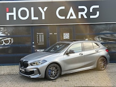 BMW 1-serie - M135i xDrive | PANO | KUIPSTOELEN | HUD | CARPLAY | SFEERVERLICHTING |