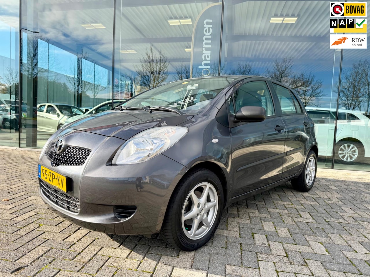 Toyota Yaris - 1.3 VVT-i Terra 1.3 VVTi Terra, 5-deurs, NAP, 1e eigenaar, AIRCO - AutoWereld.nl