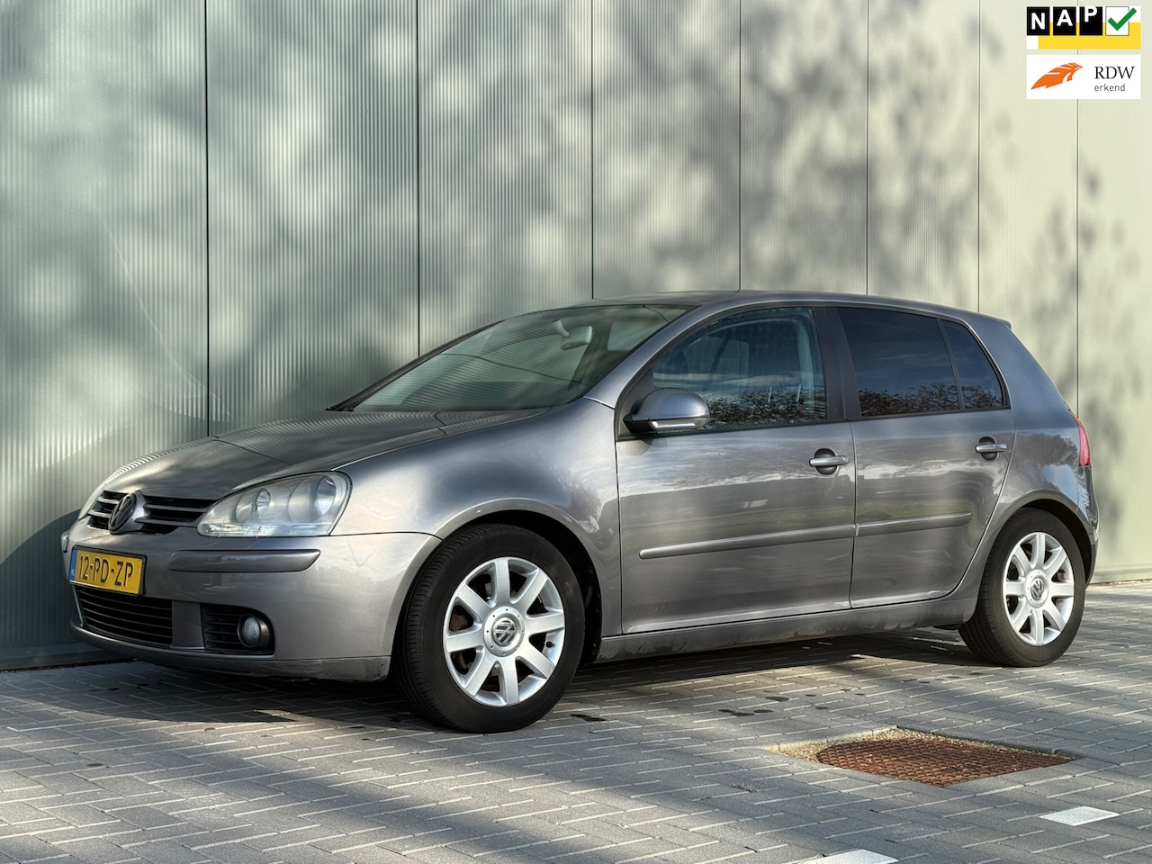 Volkswagen Golf - 1.6FSI, Carplay, Nap, Cruise, Apk, Bluetooth, Airco - AutoWereld.nl