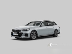 BMW 5-serie Touring - 530e M Sport | Shadow | Camera | Adap. led | Driving Ass. Plus | 19' Inch |