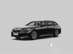 BMW 5-serie Touring - 530e M Sport | Shadow | Camera | Adap. led | Driving Ass. Plus | 19' Inch |