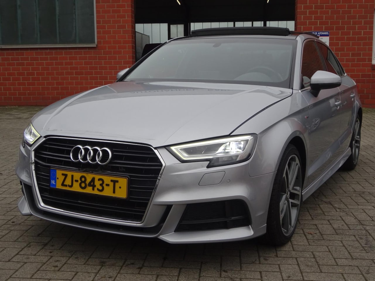Audi A3 Limousine - 1.0 TFSI Sport S Line Edition 1.0 TFSI Sport S Line Edition, Panorama, Navi, Climate & Cruise - AutoWereld.nl