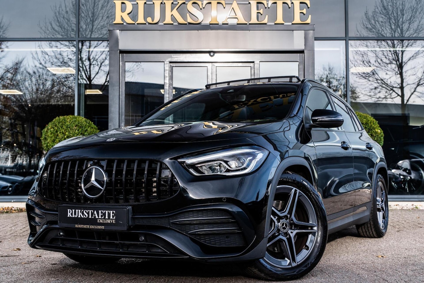 Mercedes-Benz GLA-Klasse - 250 4MATIC AMG|PANO|CAMERA|SFEERVERL. - AutoWereld.nl