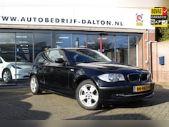 BMW 1-serie - 116i Business Line LAGE KM SERVICEBOEKJE / N.A.P. / AIRCO / PARROT