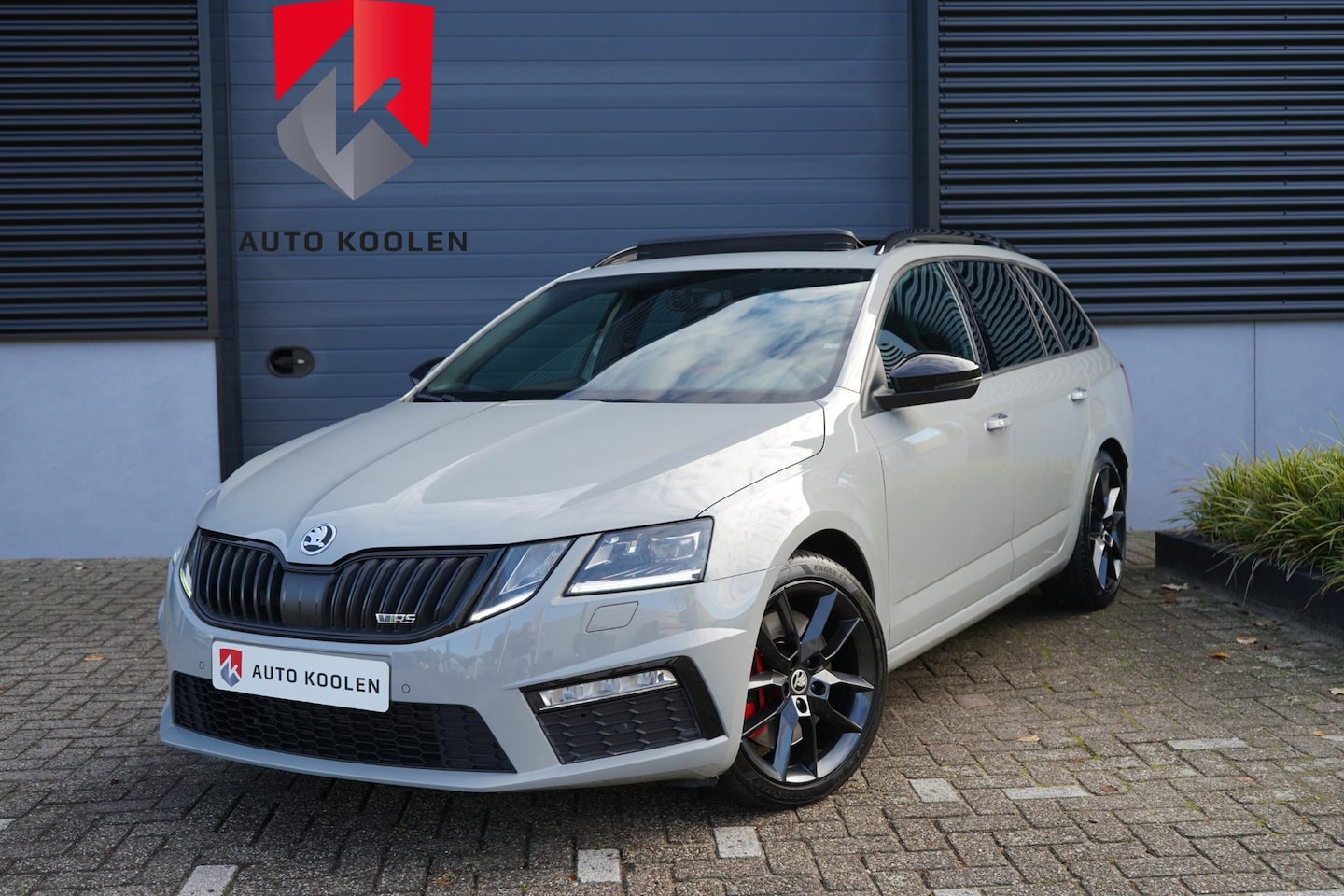 Skoda Octavia Combi - 2.0 TSI RS Challenge/Pano/Keyless/Carplay/Camera - AutoWereld.nl