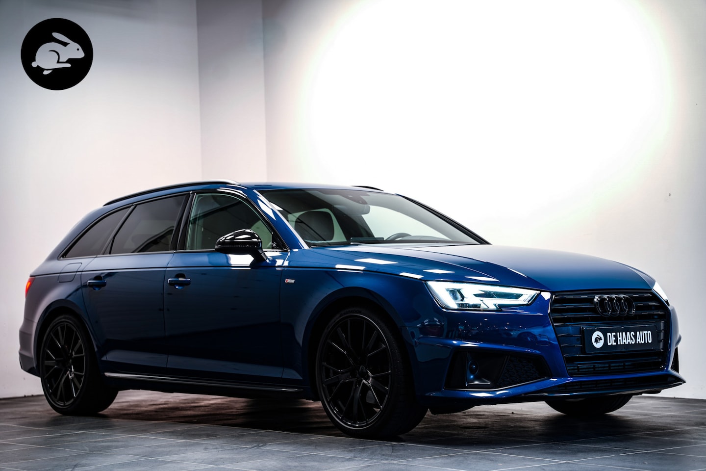 Audi A4 Avant - 40 TFSI Sport S line black edition 40 TFSI Sport S line black edition - AutoWereld.nl