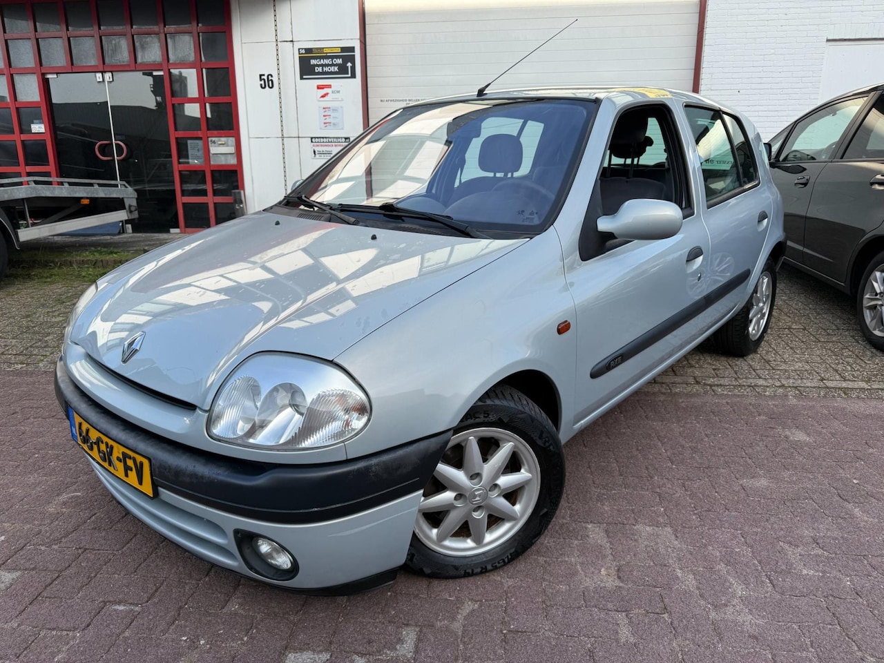 Renault Clio - 1.4-16V RXE| NIEUW APK |AIRCO |ALL SEASON BANDEN|WEINIG KM| - AutoWereld.nl