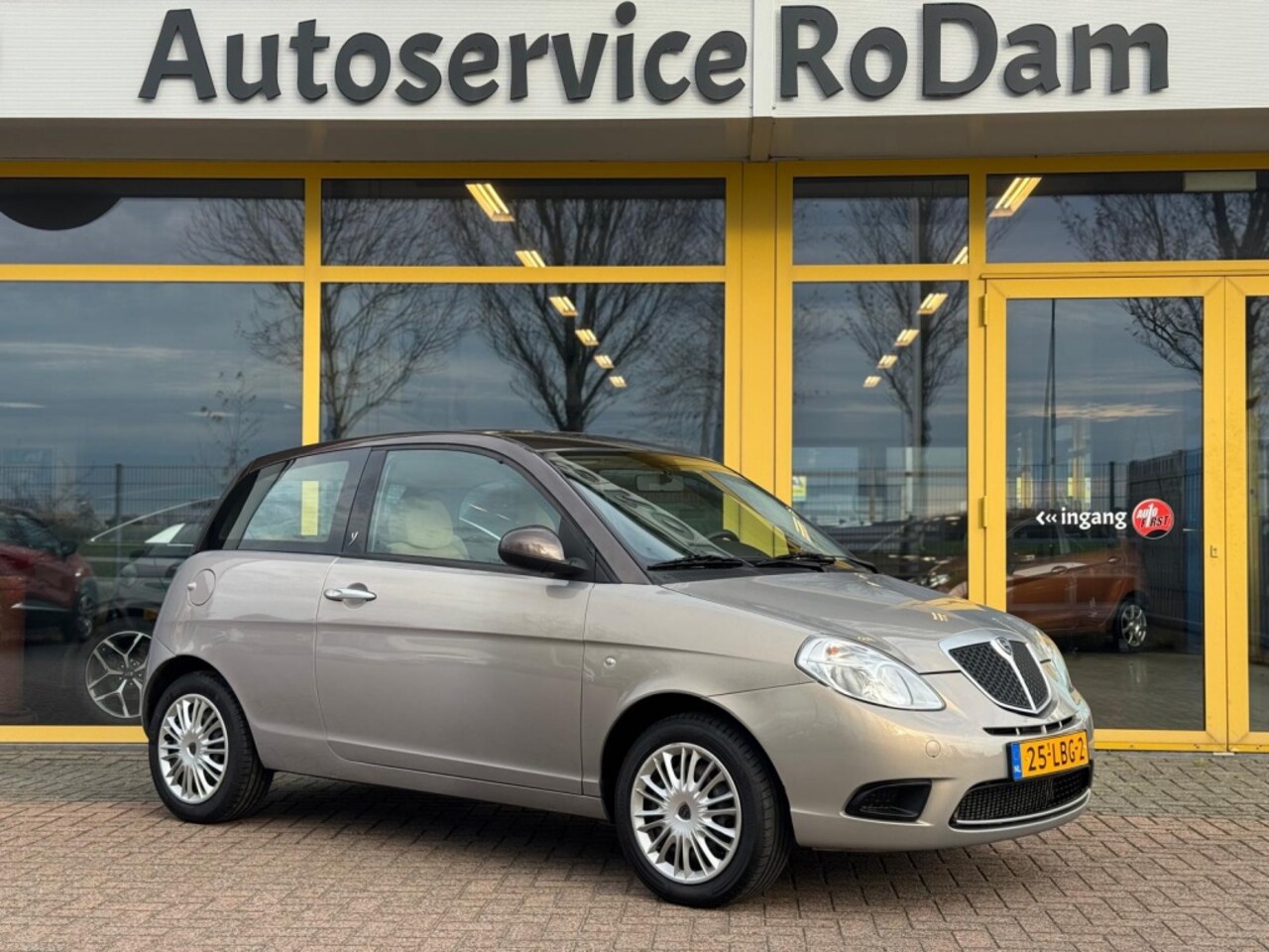 Lancia Y(psilon) - Ypsilon 1.4 Oro - AutoWereld.nl