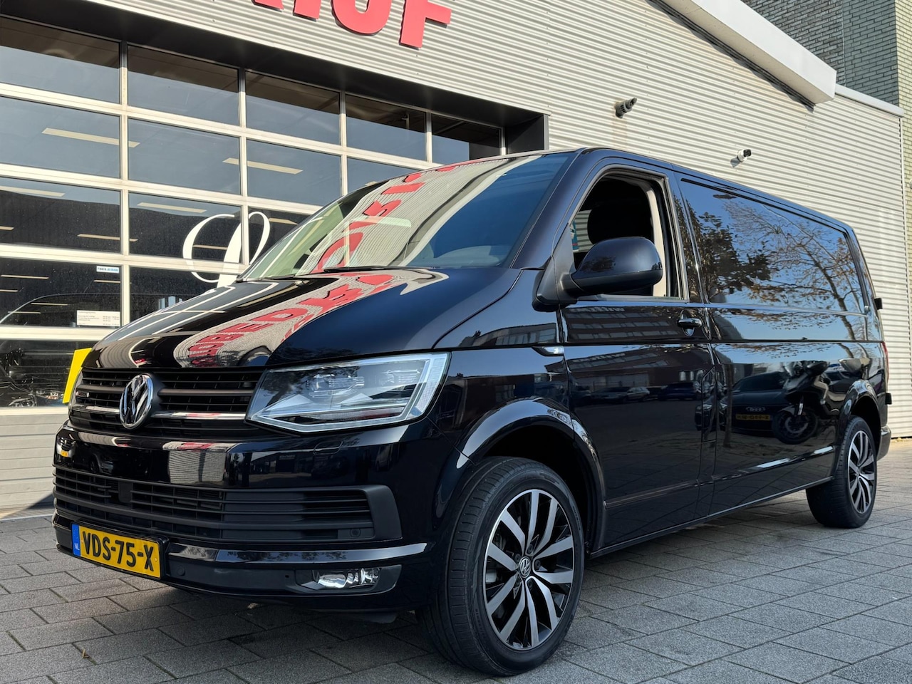 Volkswagen Transporter - 2.0 TDI L2H1 4Motion Highline - AUTOMAAT - 67.000 KM I Navigatie I Airco I Schuif/kantel d - AutoWereld.nl