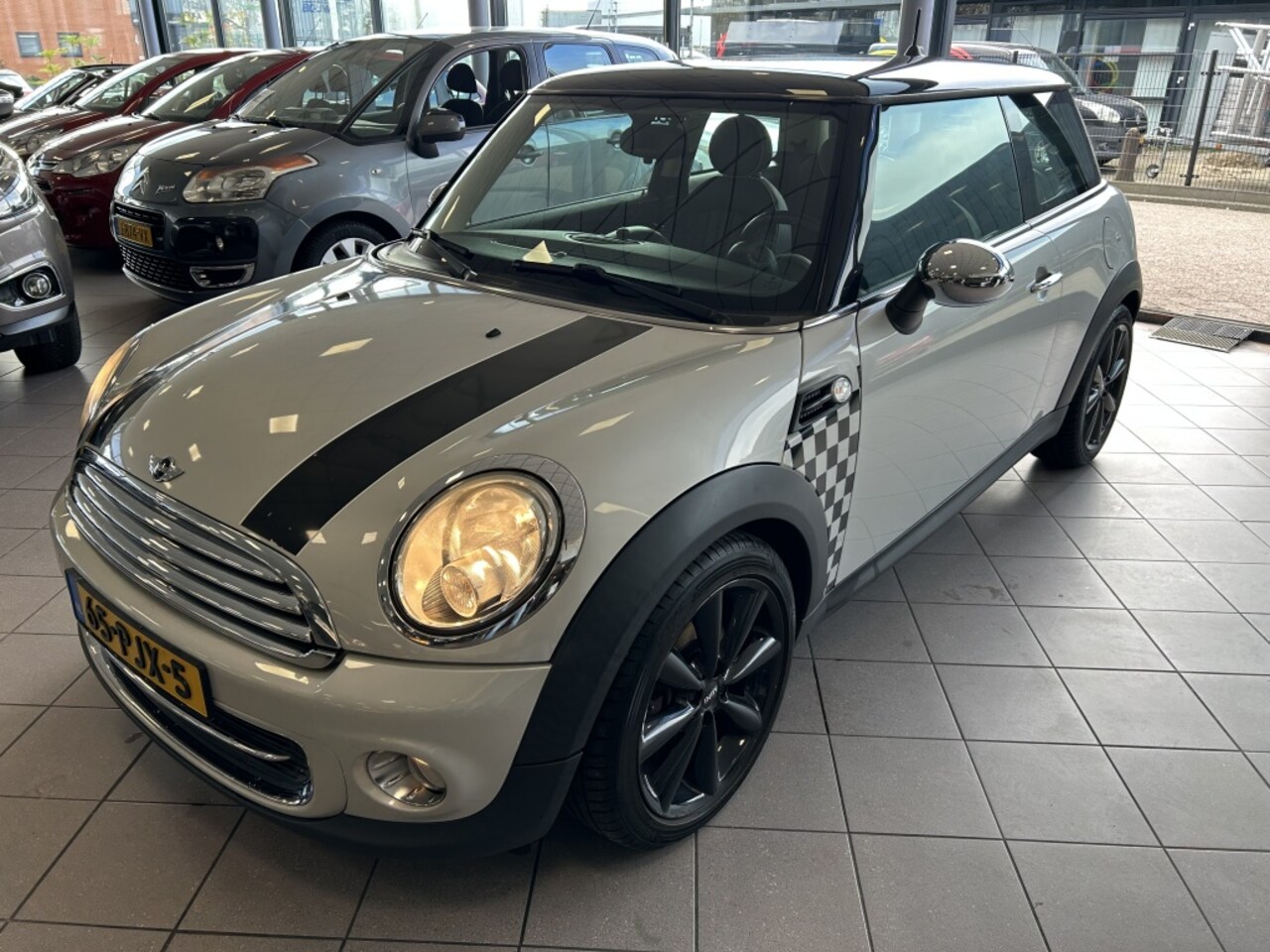 MINI Cooper - Mini 1.6 10yII BJ 2011 !!! - AutoWereld.nl