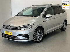 Volkswagen Touran - 1.8 TSI Highline / R Line / 7-pers / Pano / NL-auto