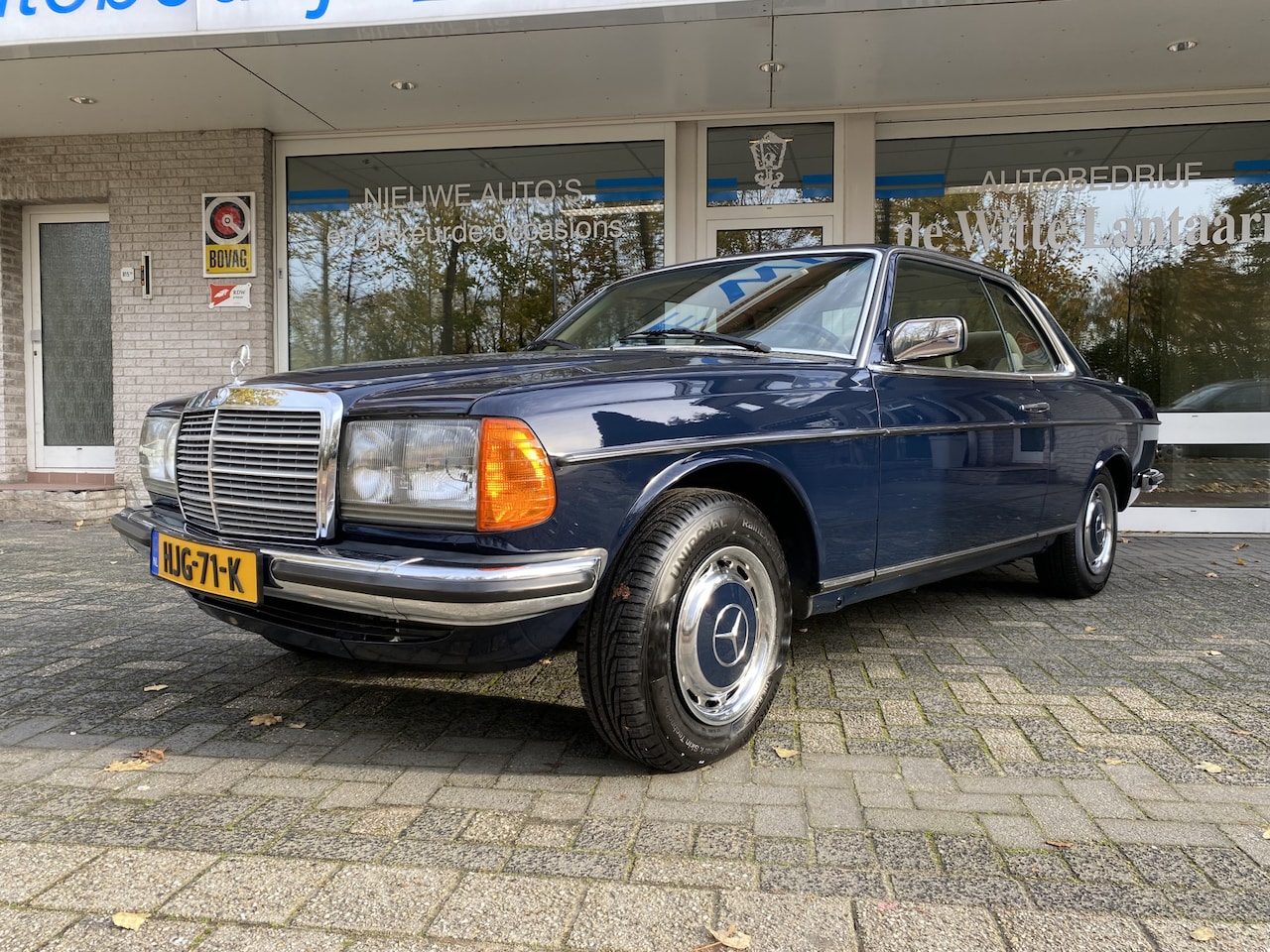 Mercedes-Benz 200-280 (W123) - 230 CE COUPE AUTOMAAT BIJZONDER MOOI VAN EERSTE EIGENAAR 57.000 K.M. - AutoWereld.nl
