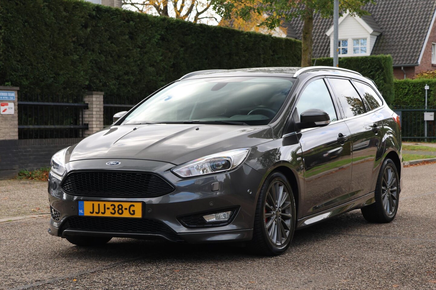 Ford Focus Wagon - 1.0 ST-Line | NAVI | CLIMA | CRUISE | XENON | MOOIE GOED ONDERHOUDEN AUTO | - AutoWereld.nl