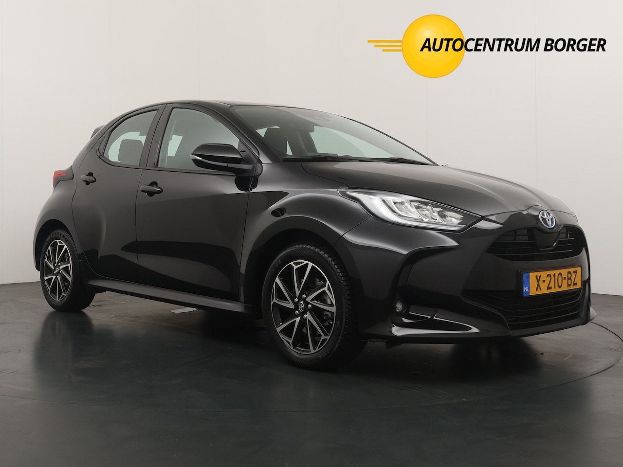 Toyota Yaris - 1.5 Hybrid Dynamic Automaat 5DRS / Navi / Camera / Cruise / LM Velgen - AutoWereld.nl