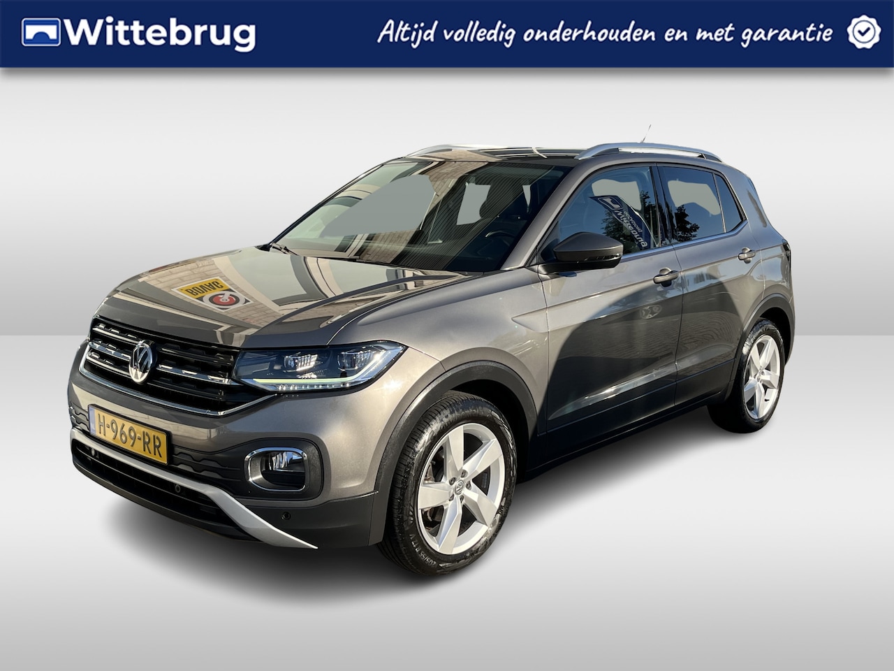 Volkswagen T-Cross - 1.0 TSI Style / TREKHAAK/ PARK. SENSOREN/ ADAPT. CRUISE/ LED/ CLIMA/ APP CONNECT/ 17" LMV - AutoWereld.nl