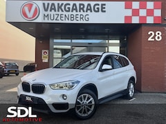 BMW X1 - sDrive20i Executive // LEDEREN BEKLEDING // MEMORY SEAT // ELEK. ACHTERKLEP // NAVI // CAM
