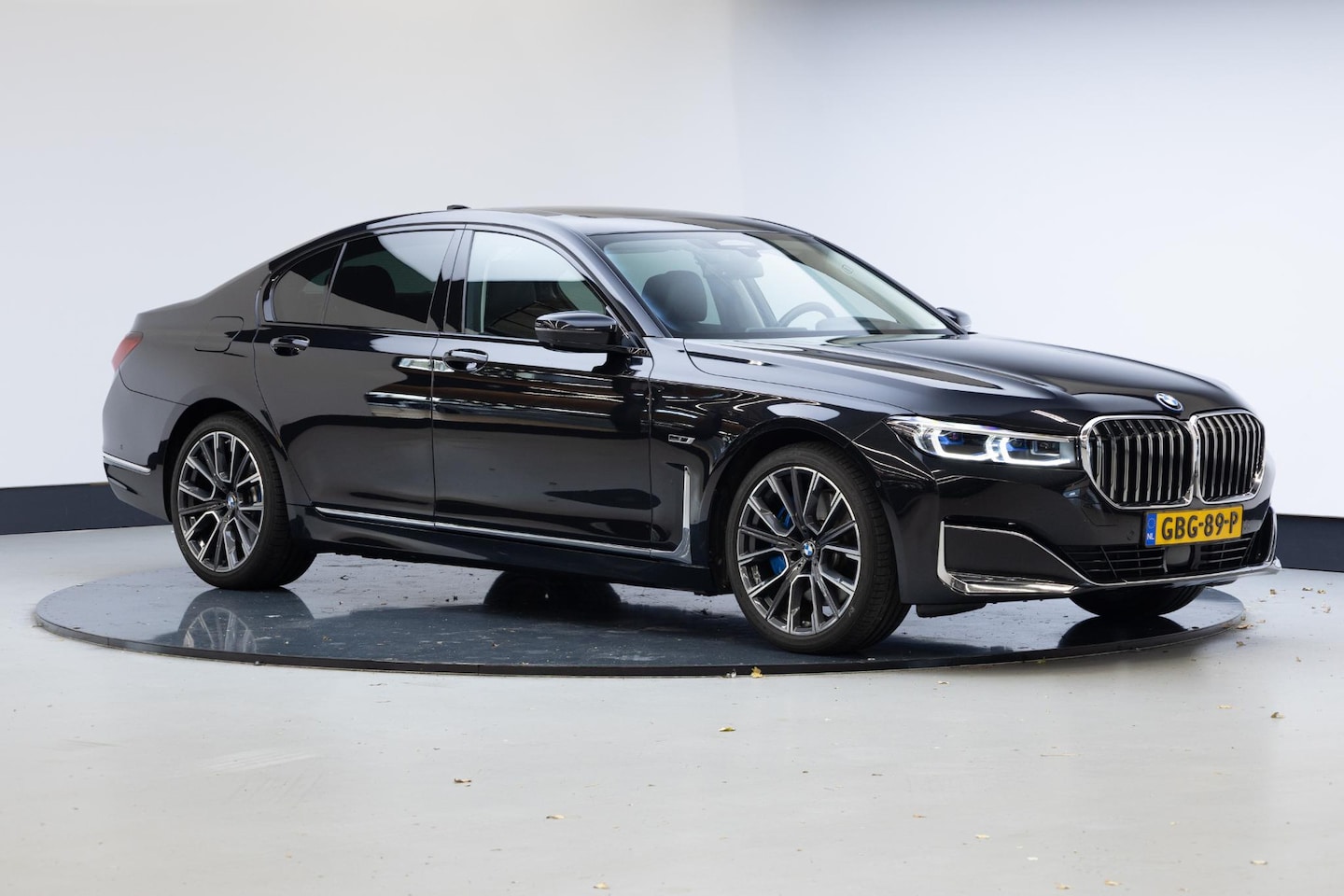 BMW 7-serie - 745e High Executive | Driving Assistant Professional | 360 Camera | Massage | - AutoWereld.nl