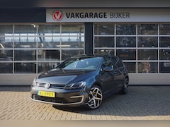 Volkswagen Golf - 1.4 TSI GTE Pano-dak/Trekhaak/App-Connect