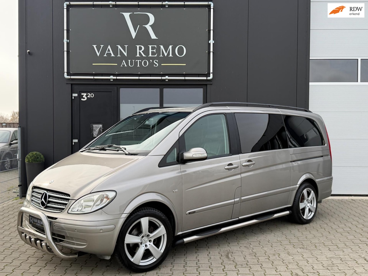 Mercedes-Benz Viano - 3.0 CDI Lang Aut|Leder|Stoelv|5-Zits|Dubbel Cabine|Trekhaak! - AutoWereld.nl