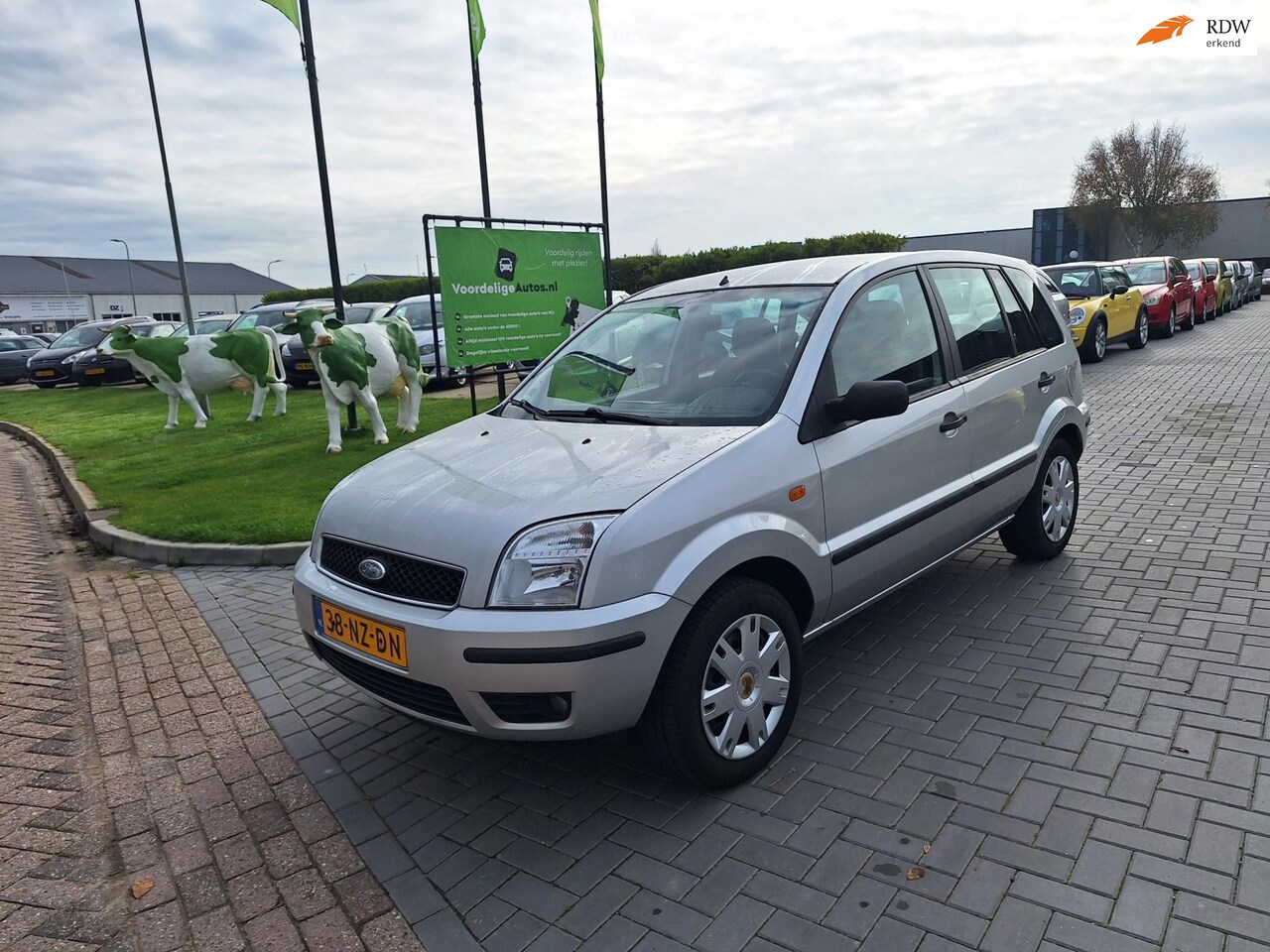 Ford Fusion - 1.4-16V Ghia / Hoge instap / APK t/m mei 2026 - AutoWereld.nl