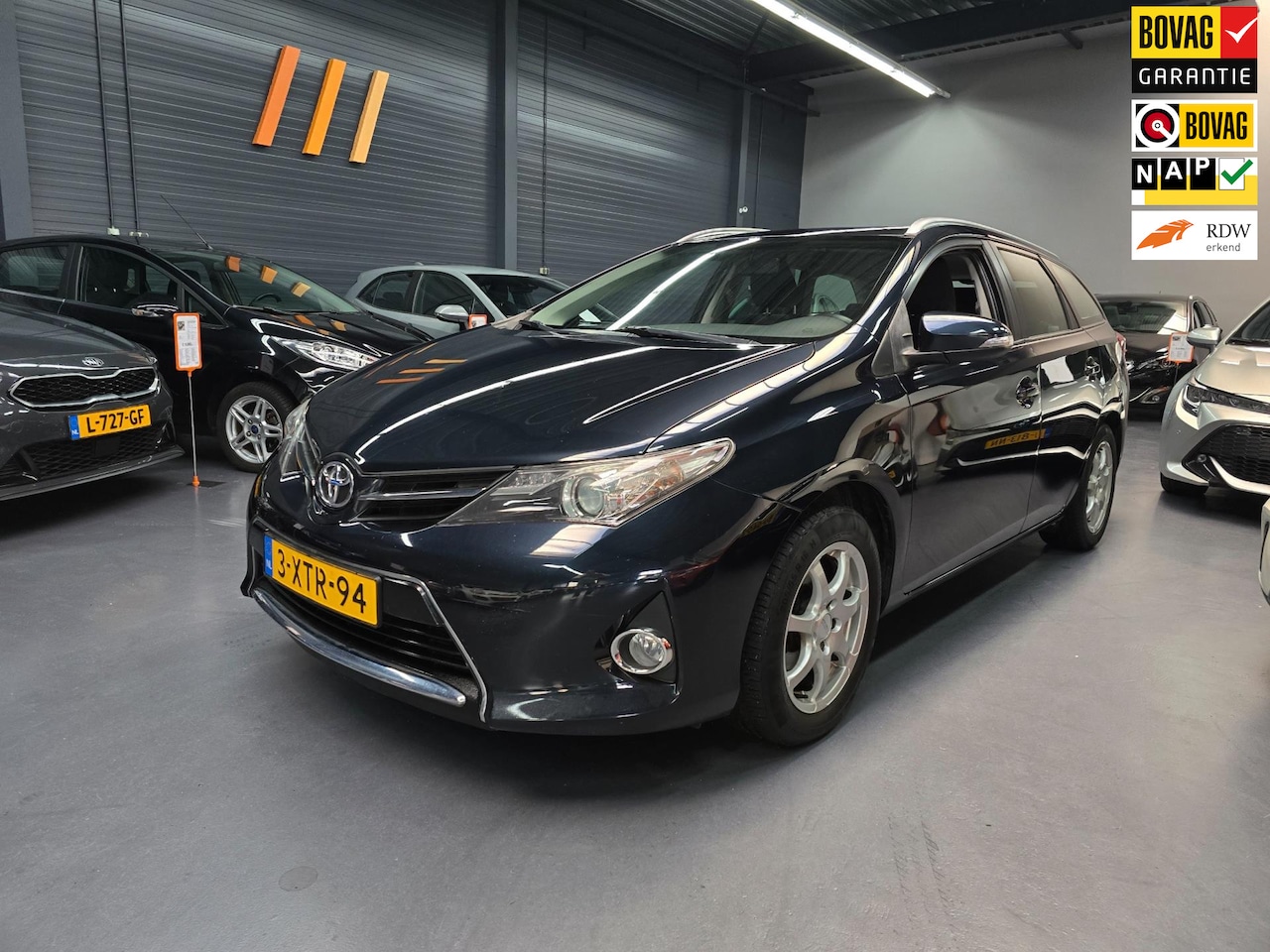 Toyota Auris Touring Sports - 1.6 Aspiration CAMERA NAVI PARKEERSENSOREN LED NAP NL AUTO - AutoWereld.nl