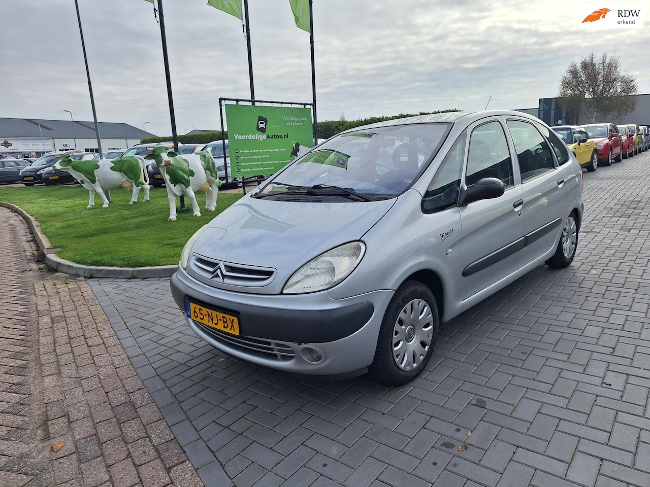 Citroën Xsara Picasso - 2.0i-16V Différence 2 / AUTOMAAT / APK t/m oktober 2026 - AutoWereld.nl