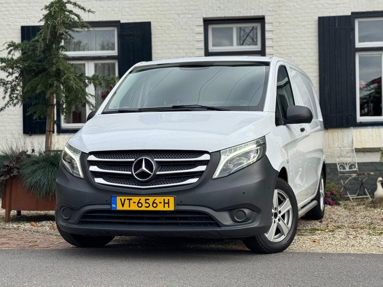 Mercedes-Benz Vito - 111 CDI Functional|Navi|PDC|LED|Trekhaak|3-Persoons| - AutoWereld.nl